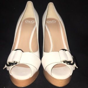 New Dolce & Gabbana Vero Cuoio Leather pumps peep
